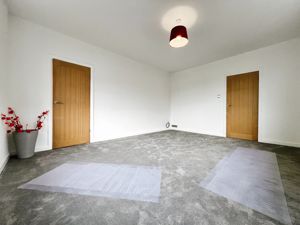 Lounge- click for photo gallery